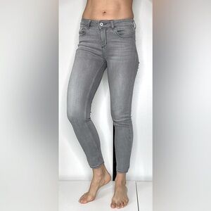 Zara Women's Gray Skinny Low Rise Jeans Stretch Denim – Size 4